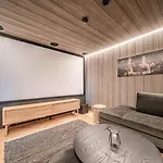 Luxury Valo By Hilla *