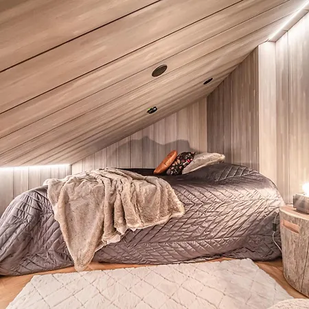Luxury Valo By Hilla *
